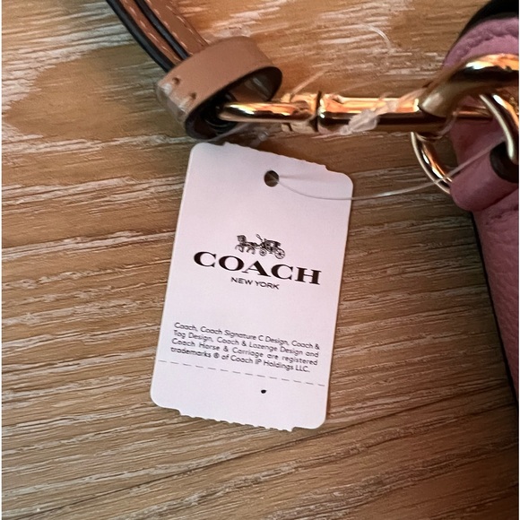 Coach - Picture 3 of 6